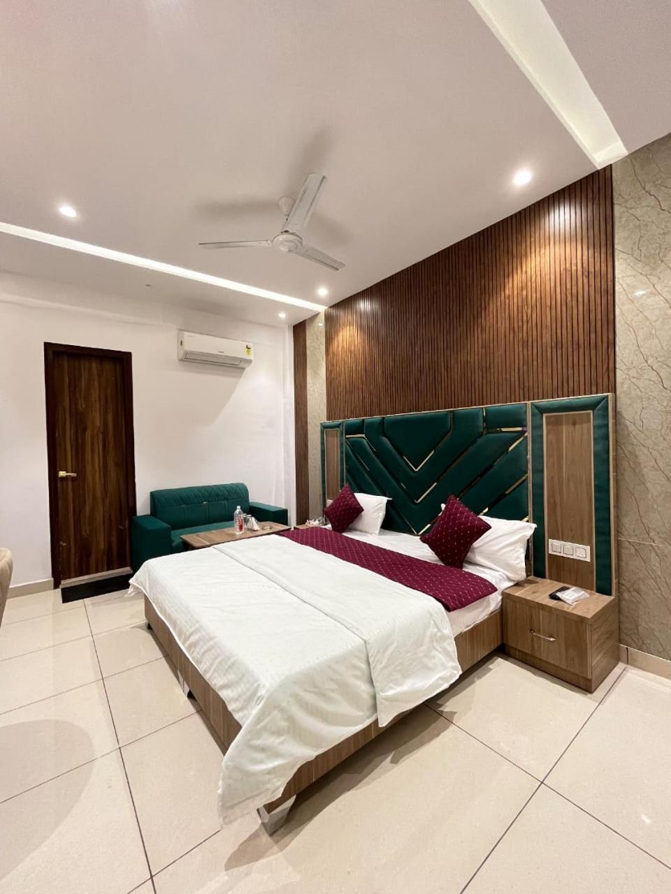 Hotel Platinum Inn Ludhiana Exterior photo